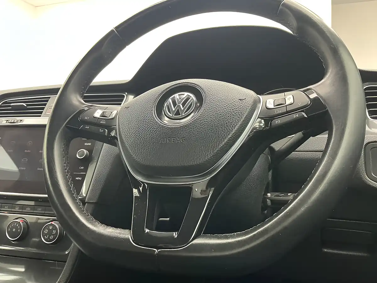 Used 2018 Volkswagen Golf Se Indium Grey - Interior and Exterior details 13