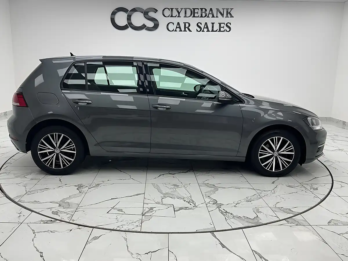 Used 2018 Volkswagen Golf Se Indium Grey - Interior and Exterior details 2