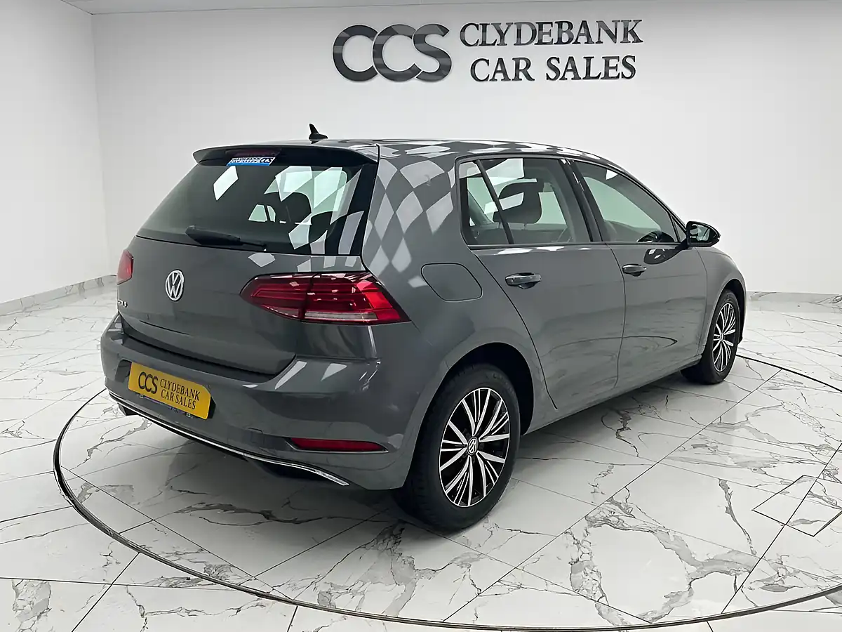 Used 2018 Volkswagen Golf Se Indium Grey - Interior and Exterior details 7