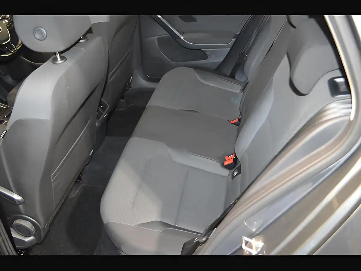 Used 2018 Volkswagen Golf Se Indium Grey - Interior and Exterior details 12