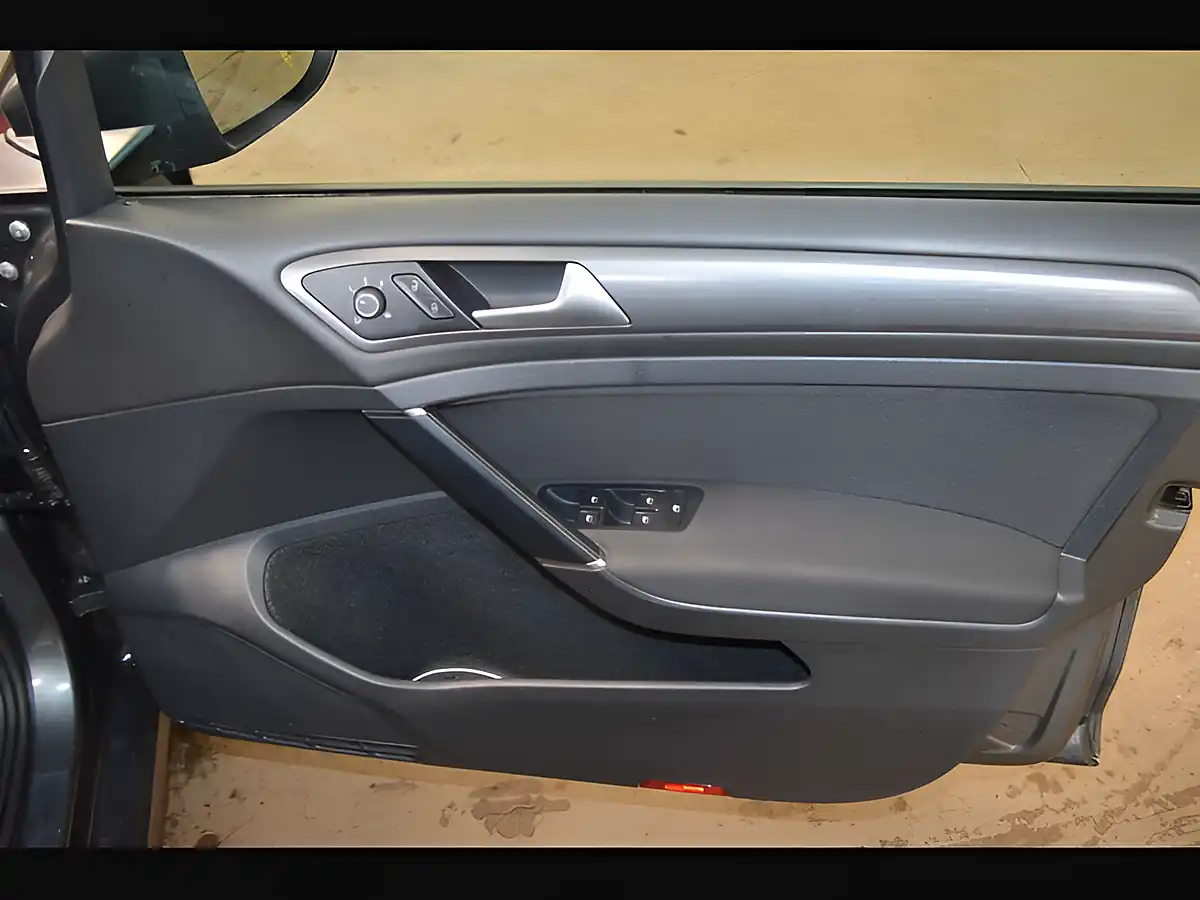 Used 2018 Volkswagen Golf Se Indium Grey - Interior and Exterior details 13