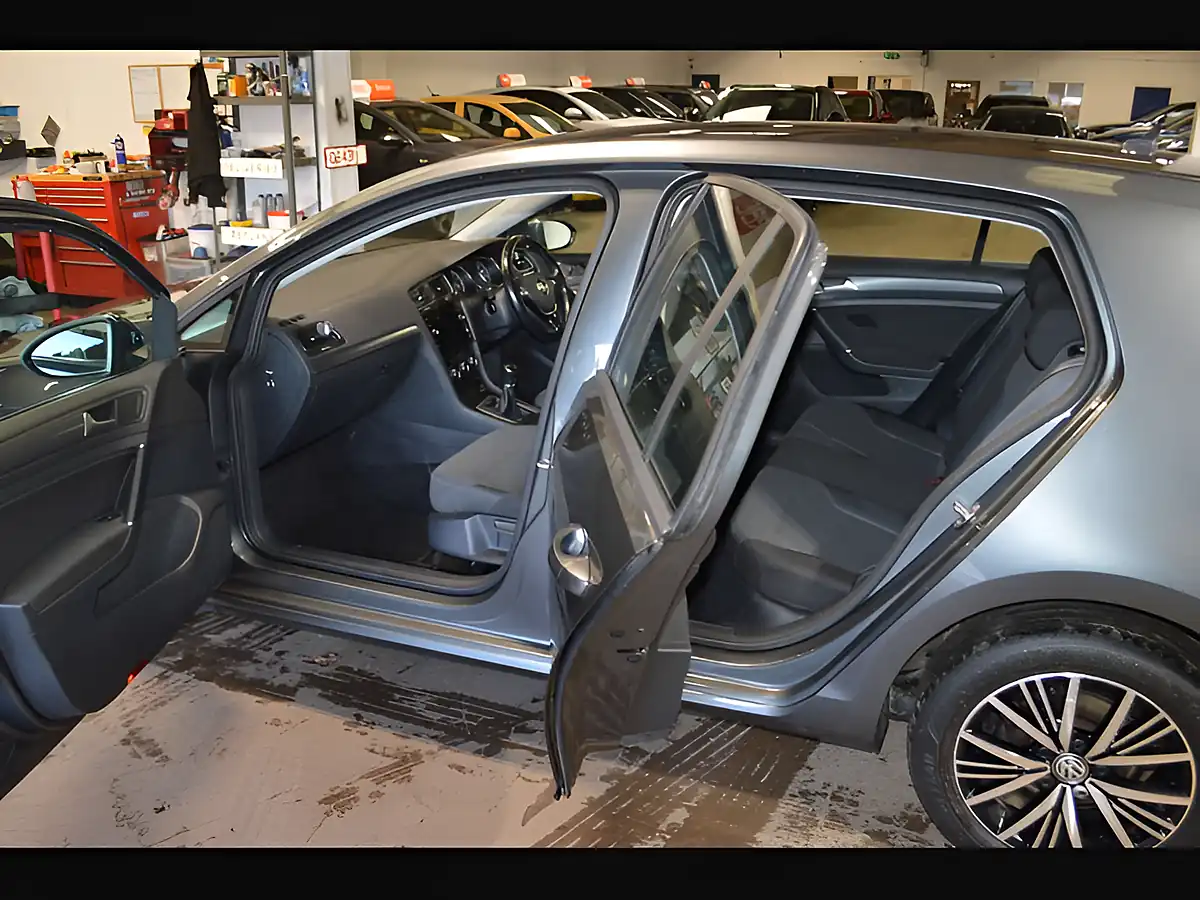 Used 2018 Volkswagen Golf Se Indium Grey - Interior and Exterior details 14