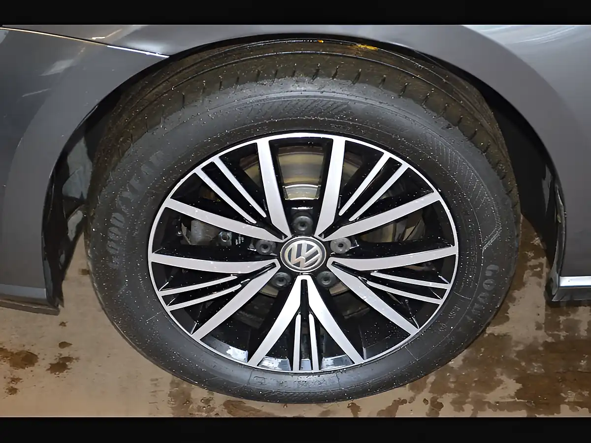 Used 2018 Volkswagen Golf Se Indium Grey - Interior and Exterior details 20