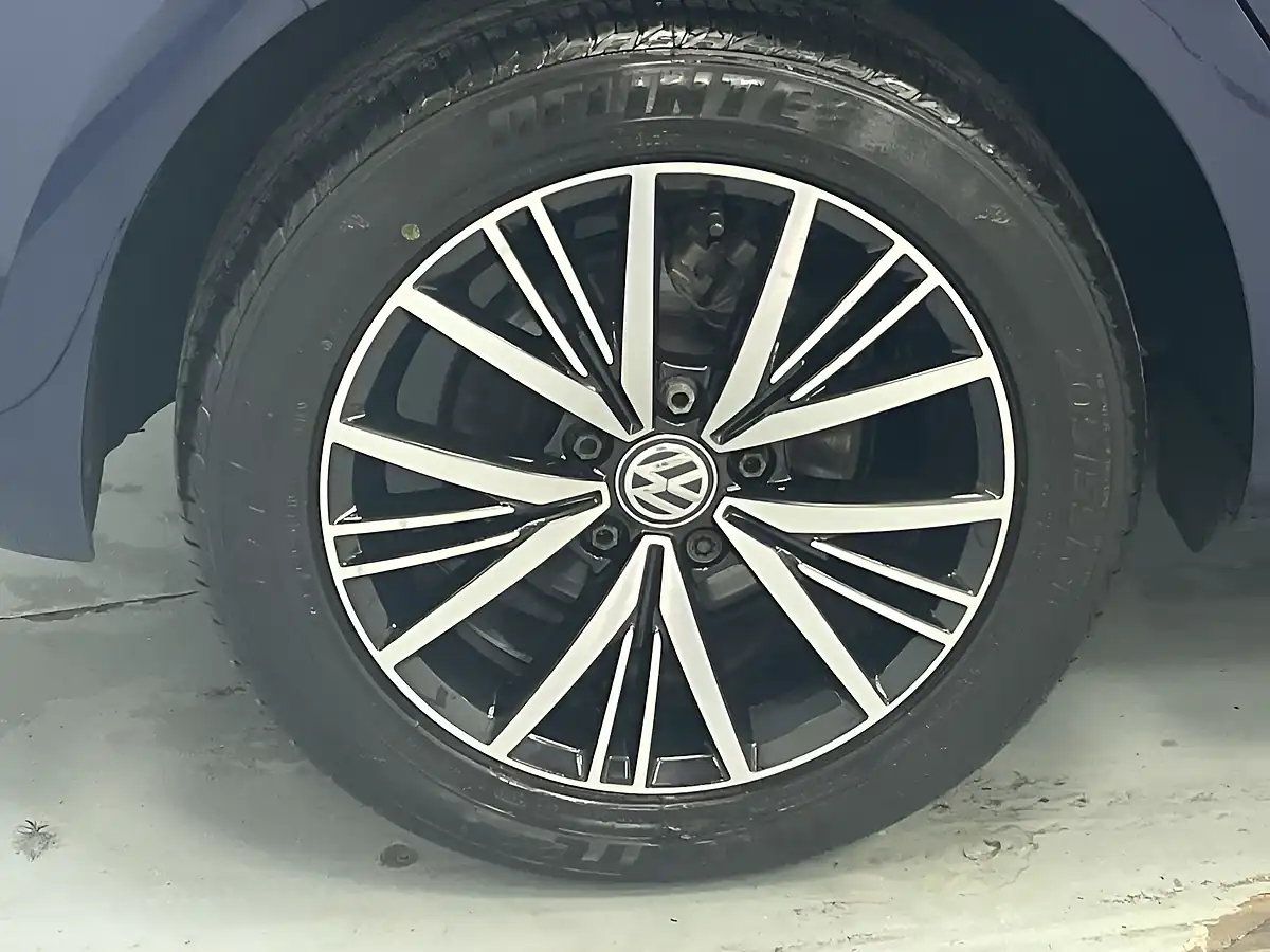 Used 2018 Volkswagen Golf Se Nav Atlantic Blue - Interior and Exterior details 12