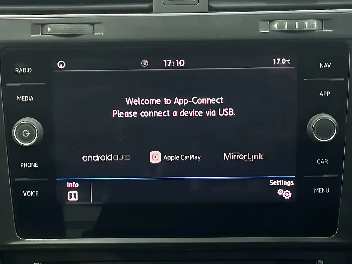 Used 2018 Volkswagen Golf Se Nav Atlantic Blue - Interior and Exterior details 17