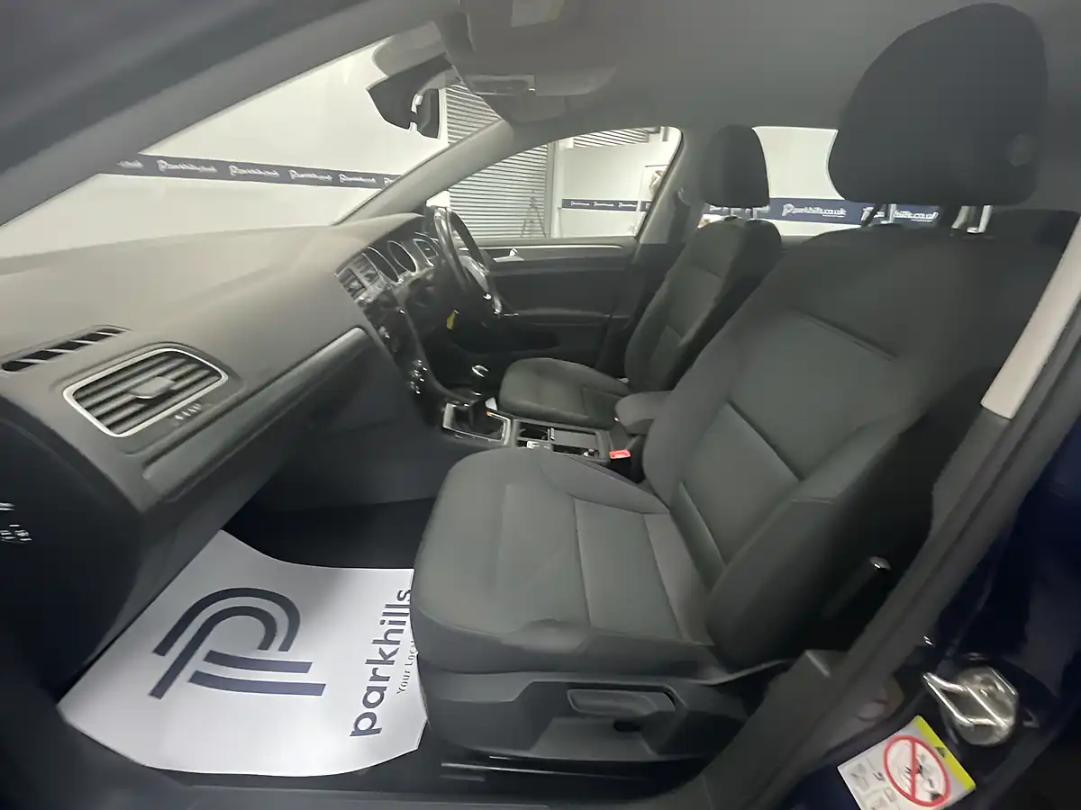 Used 2018 Volkswagen Golf Se Nav Atlantic Blue - Interior and Exterior details 5