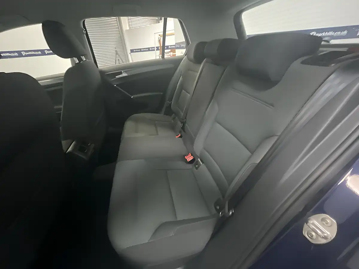 Used 2018 Volkswagen Golf Se Nav Atlantic Blue - Interior and Exterior details 9