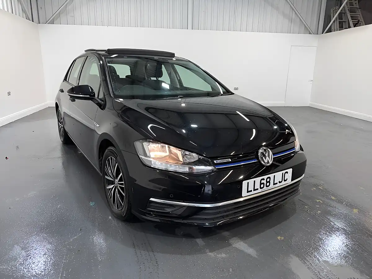 Used 2018 Volkswagen Golf Se Nav Black - Front View