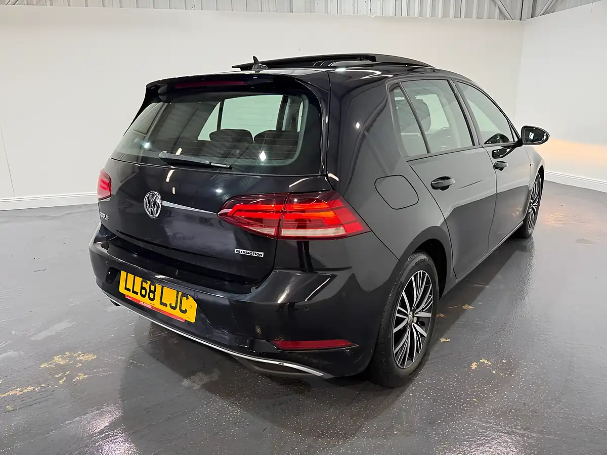 Used 2018 Volkswagen Golf Se Nav Black - Interior and Exterior details 8