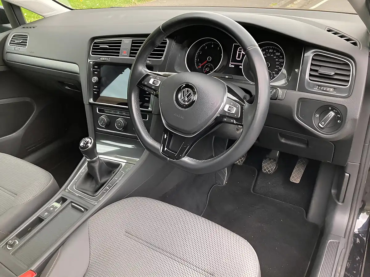 Used 2018 Volkswagen Golf Se Nav Black - Interior and Exterior details 14