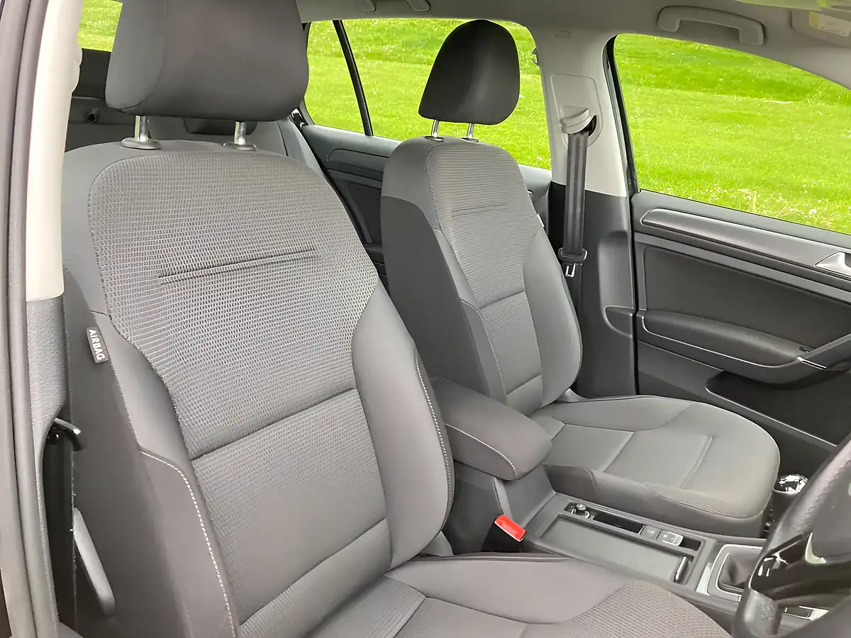 Used 2018 Volkswagen Golf Se Nav Black - Interior and Exterior details 15