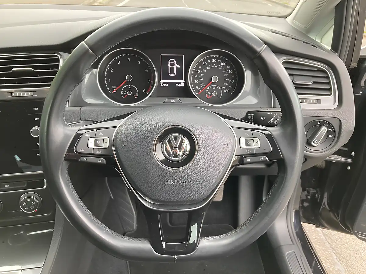 Used 2018 Volkswagen Golf Se Nav Black - Interior and Exterior details 18