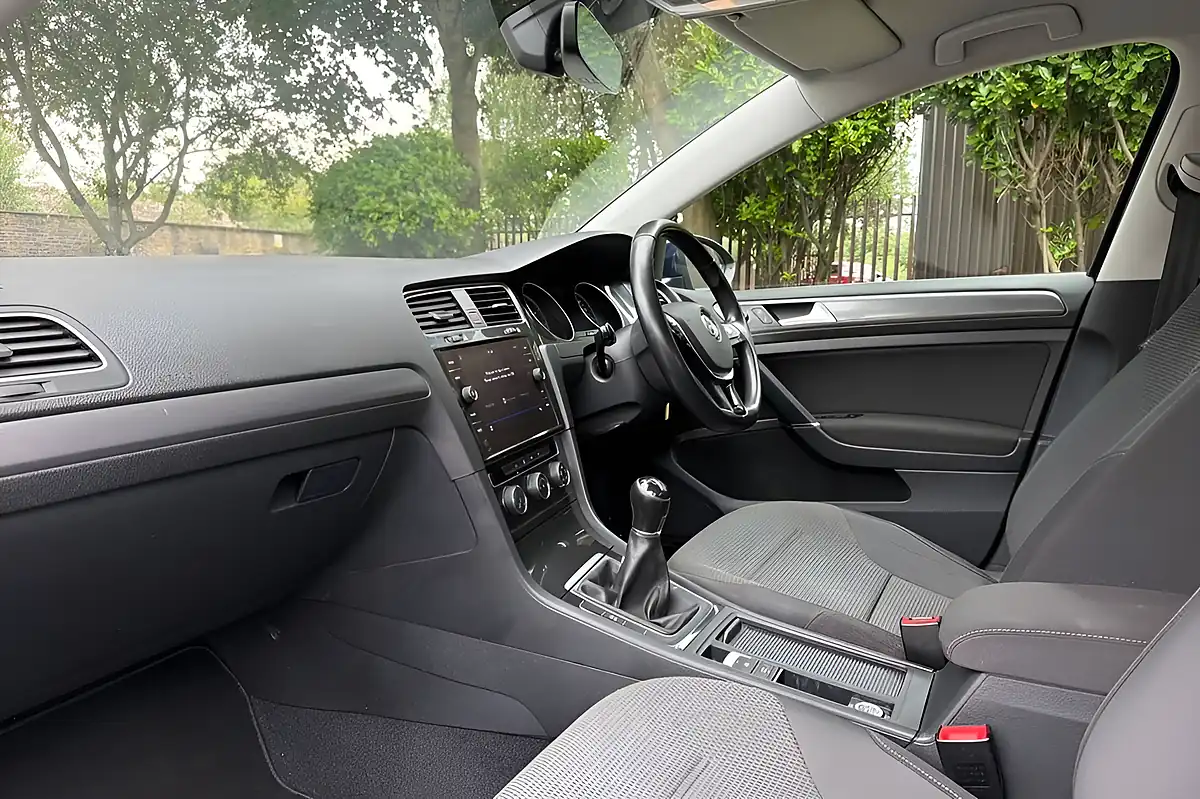 Used 2018 Volkswagen Golf Se Nav Blue - Interior and Exterior details 10