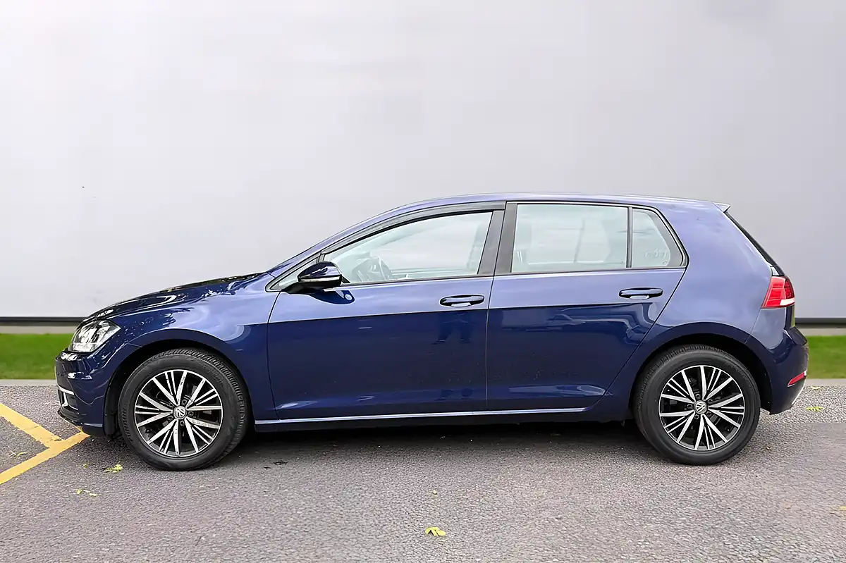 Used 2018 Volkswagen Golf Se Nav Blue - Interior and Exterior details 4