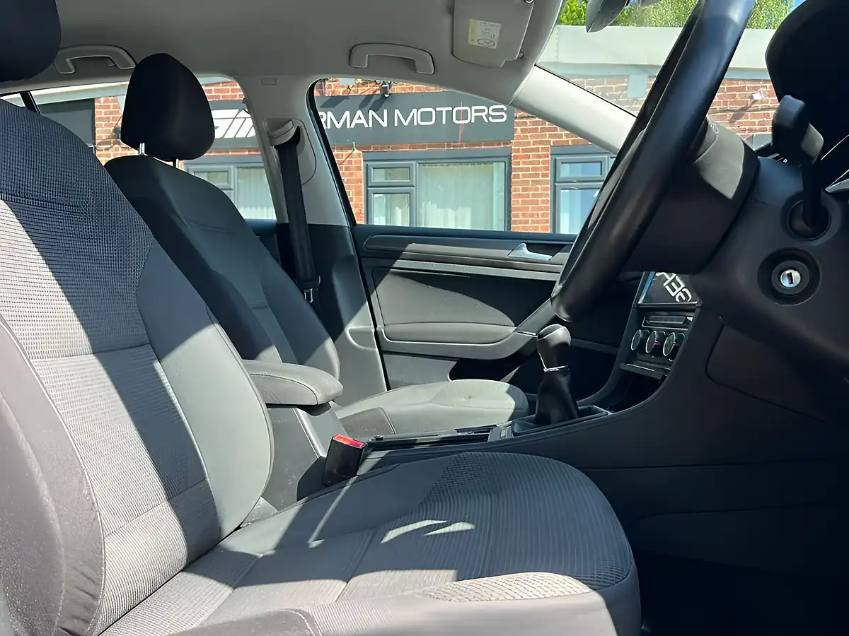 Used 2018 Volkswagen Golf Se Nav Grey - Interior and Exterior details 12