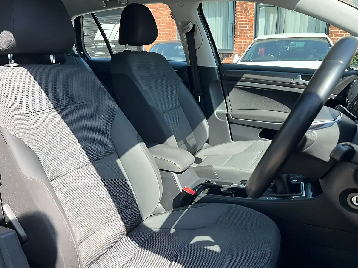 Used 2018 Volkswagen Golf Se Nav Grey - Interior and Exterior details 13
