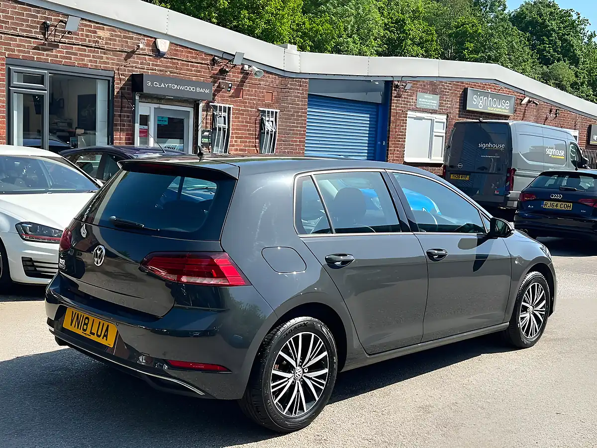 Used 2018 Volkswagen Golf Se Nav Grey - Interior and Exterior details 3