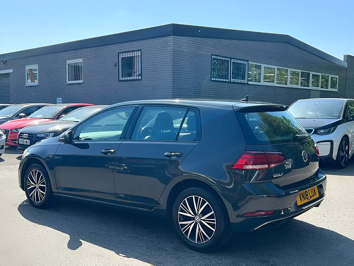 Used 2018 Volkswagen Golf Se Nav Grey - Interior and Exterior details 4
