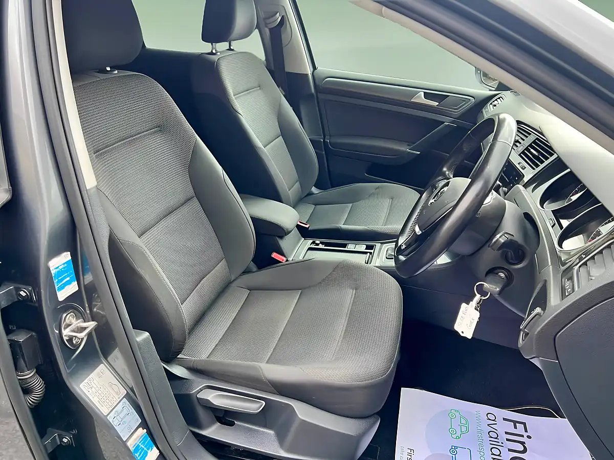 Used 2018 Volkswagen Golf Se Nav Grey - Interior and Exterior details 13