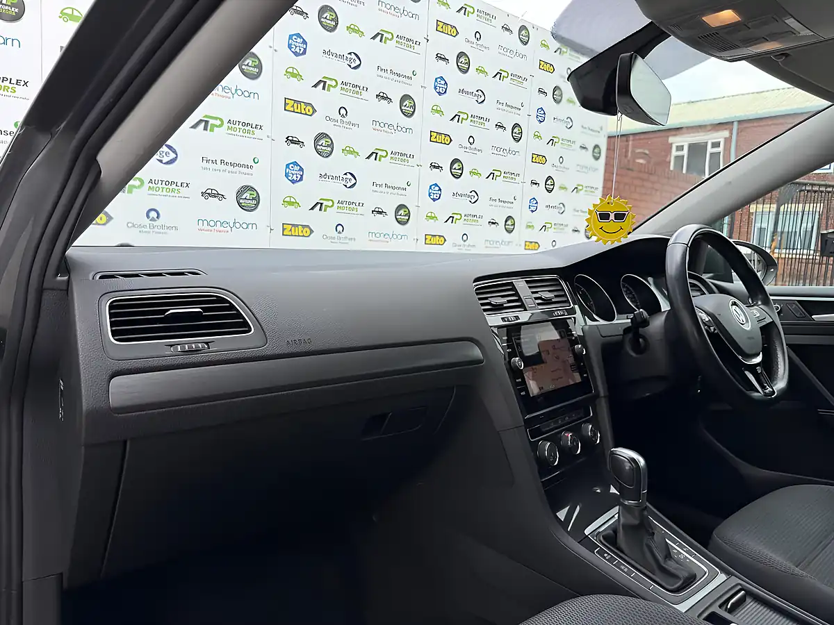 Used 2018 Volkswagen Golf Se Nav Grey - Interior and Exterior details 16
