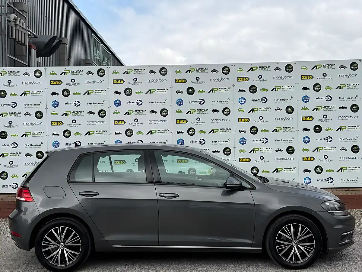 Used 2018 Volkswagen Golf Se Nav Grey - Interior and Exterior details 9