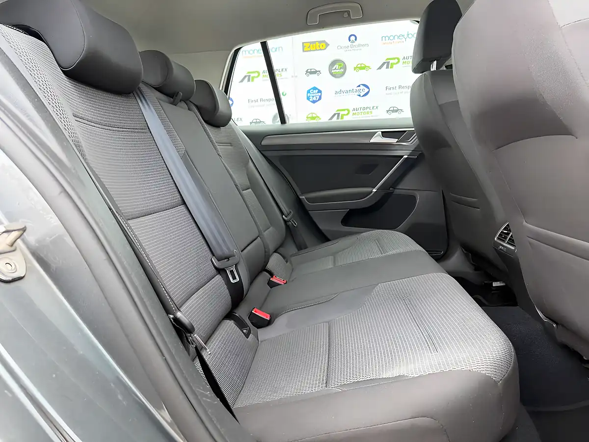 Used 2018 Volkswagen Golf Se Nav Grey - Interior and Exterior details 10