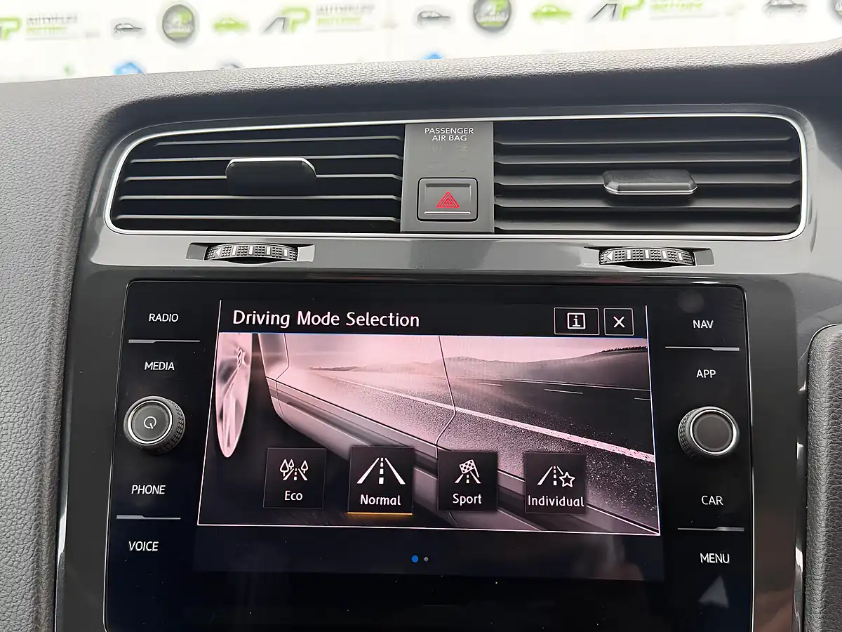 Used 2018 Volkswagen Golf Se Nav Grey - Interior and Exterior details 14