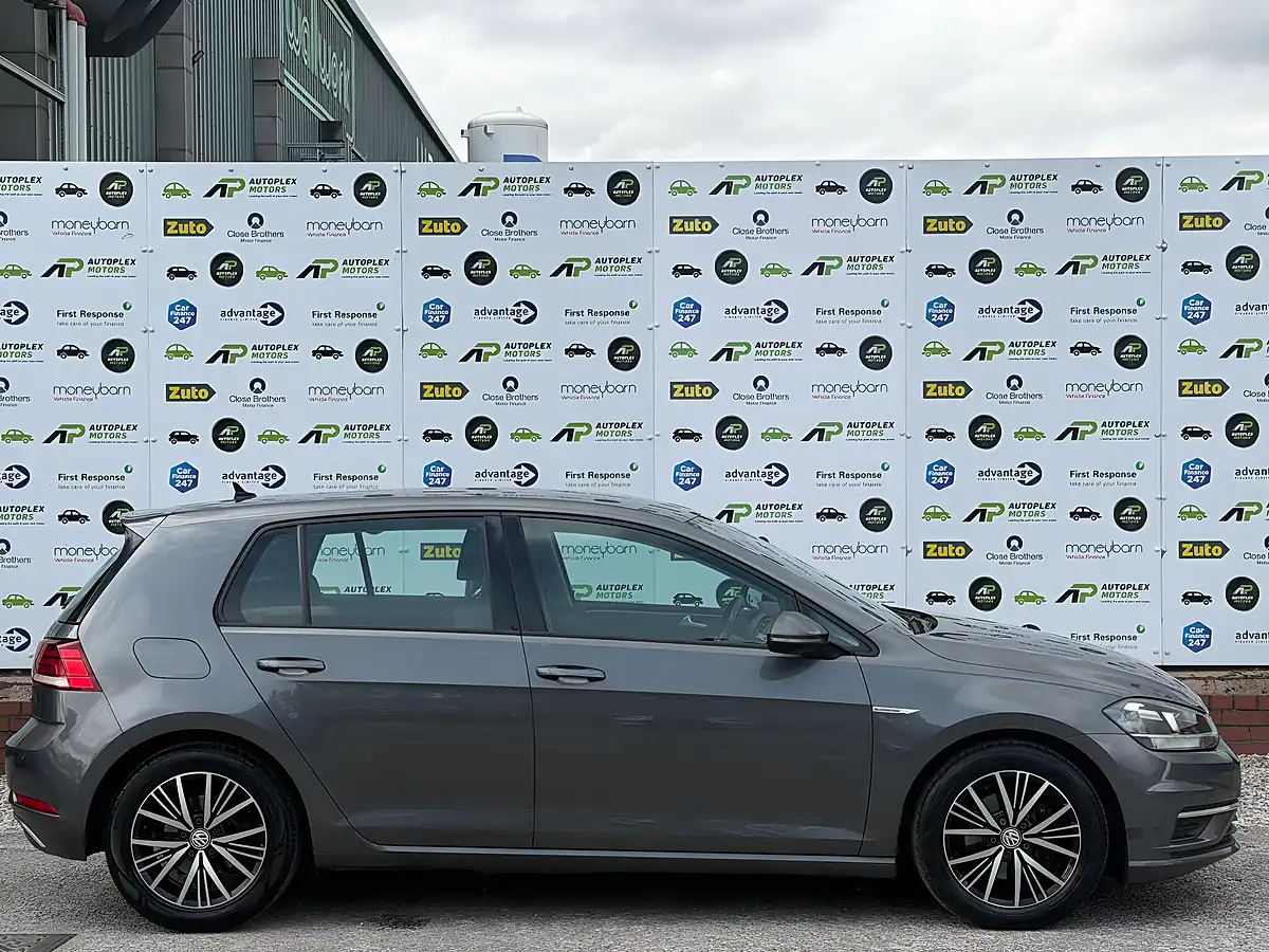Used 2018 Volkswagen Golf Se Nav Grey - Interior and Exterior details 6