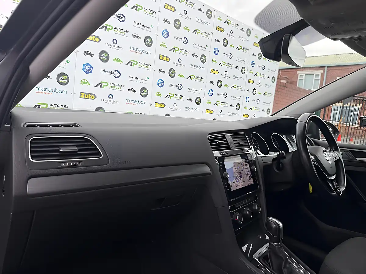 Used 2018 Volkswagen Golf Se Nav Grey - Interior and Exterior details 7