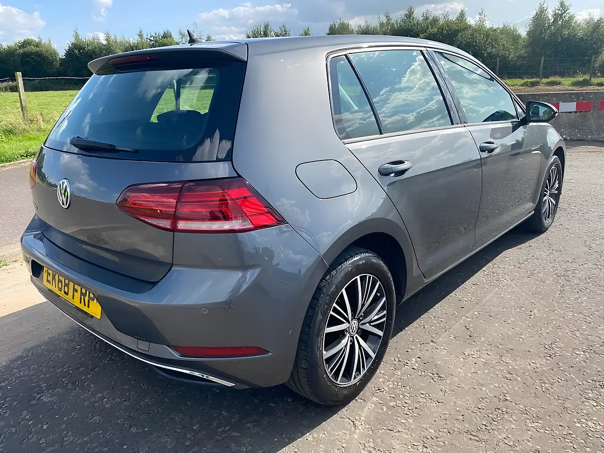 Used 2018 Volkswagen Golf Se Nav Grey - Interior and Exterior details 3