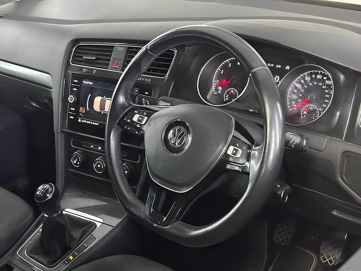 Used 2018 Volkswagen Golf Se Nav Grey - Interior and Exterior details 17