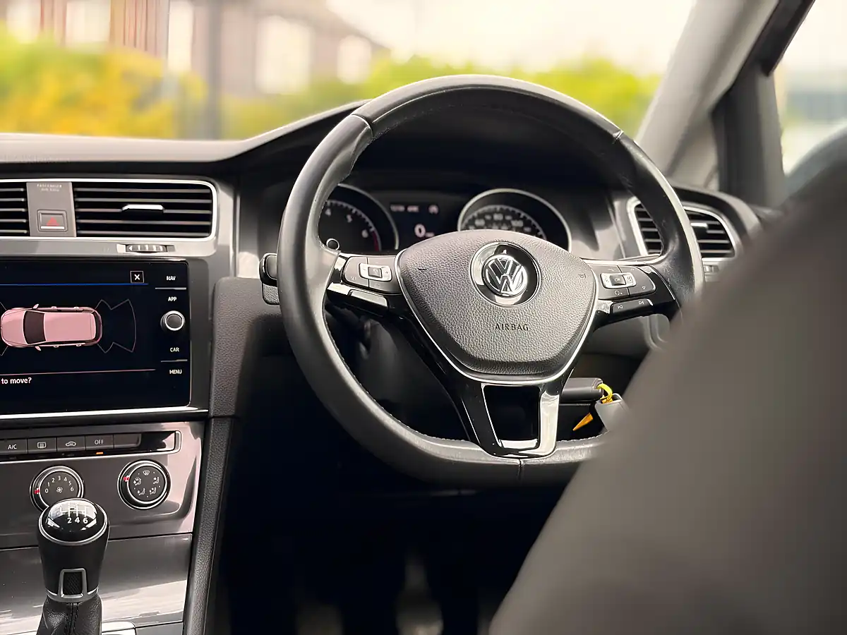 Used 2018 Volkswagen Golf Se Nav Grey - Interior and Exterior details 15