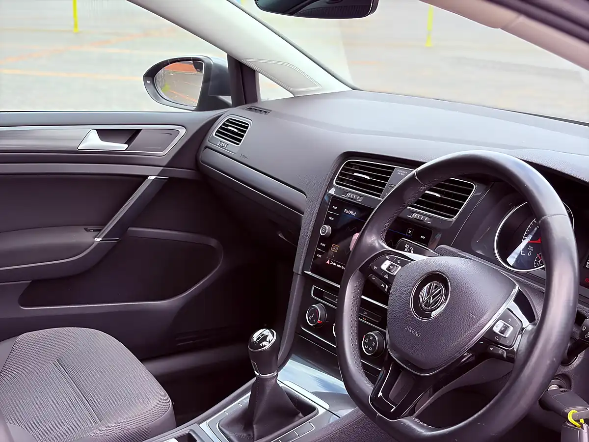 Used 2018 Volkswagen Golf Se Nav Grey - Interior and Exterior details 16