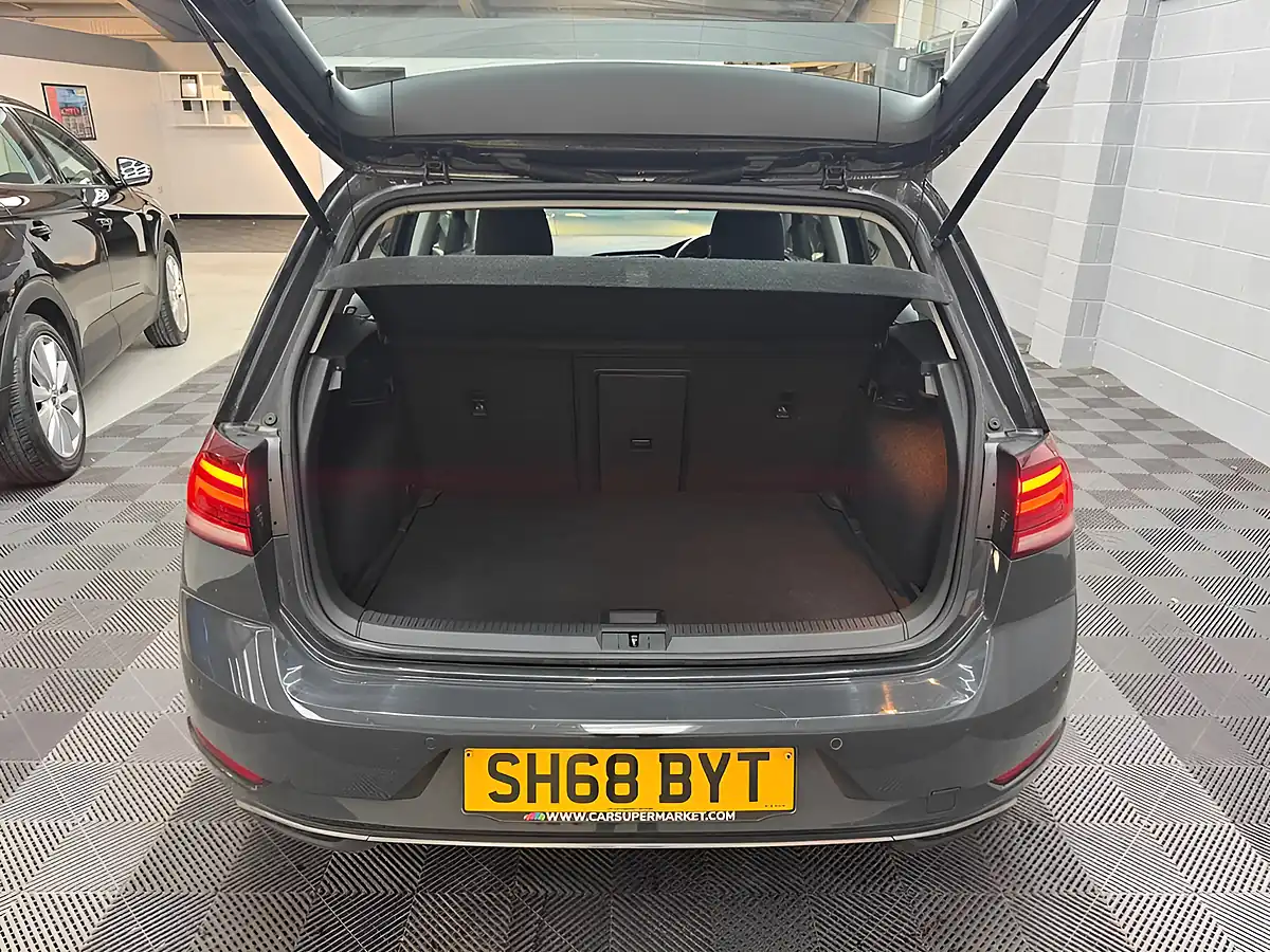 Used 2018 Volkswagen Golf Se Nav Grey - Interior and Exterior details 11