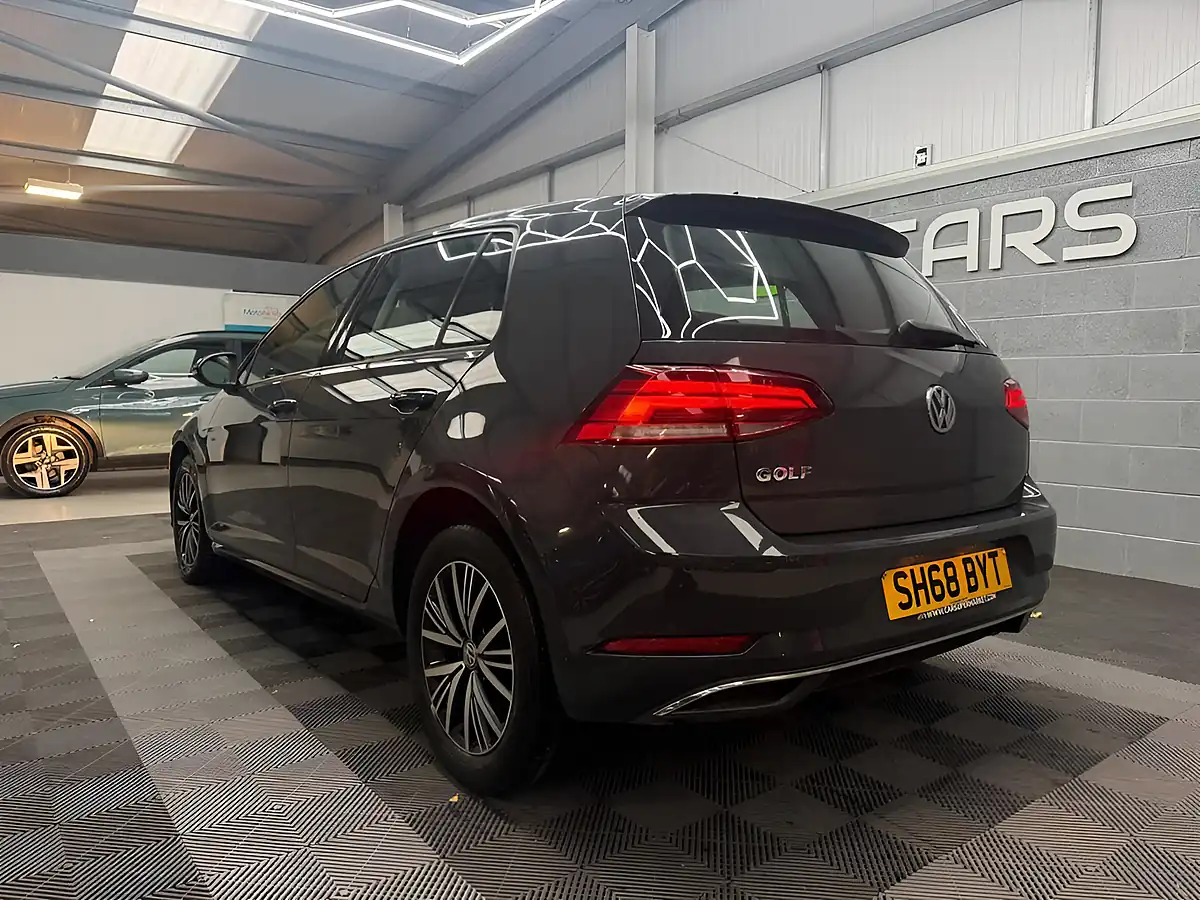 Used 2018 Volkswagen Golf Se Nav Grey - Interior and Exterior details 5