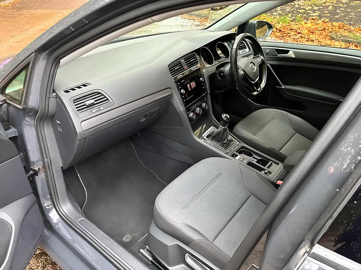 Used 2018 Volkswagen Golf Se Nav Grey - Interior and Exterior details 16