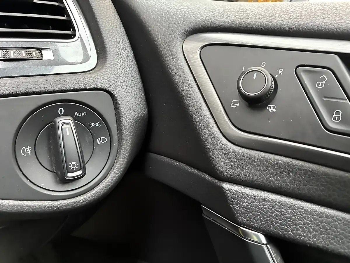 Used 2018 Volkswagen Golf Se Nav Grey - Interior and Exterior details 19