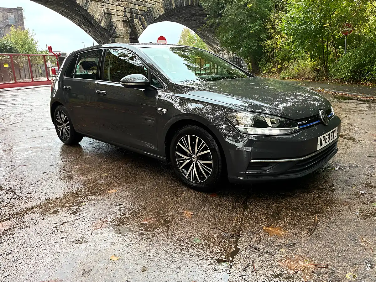 Used 2018 Volkswagen Golf Se Nav Grey - Interior and Exterior details 3