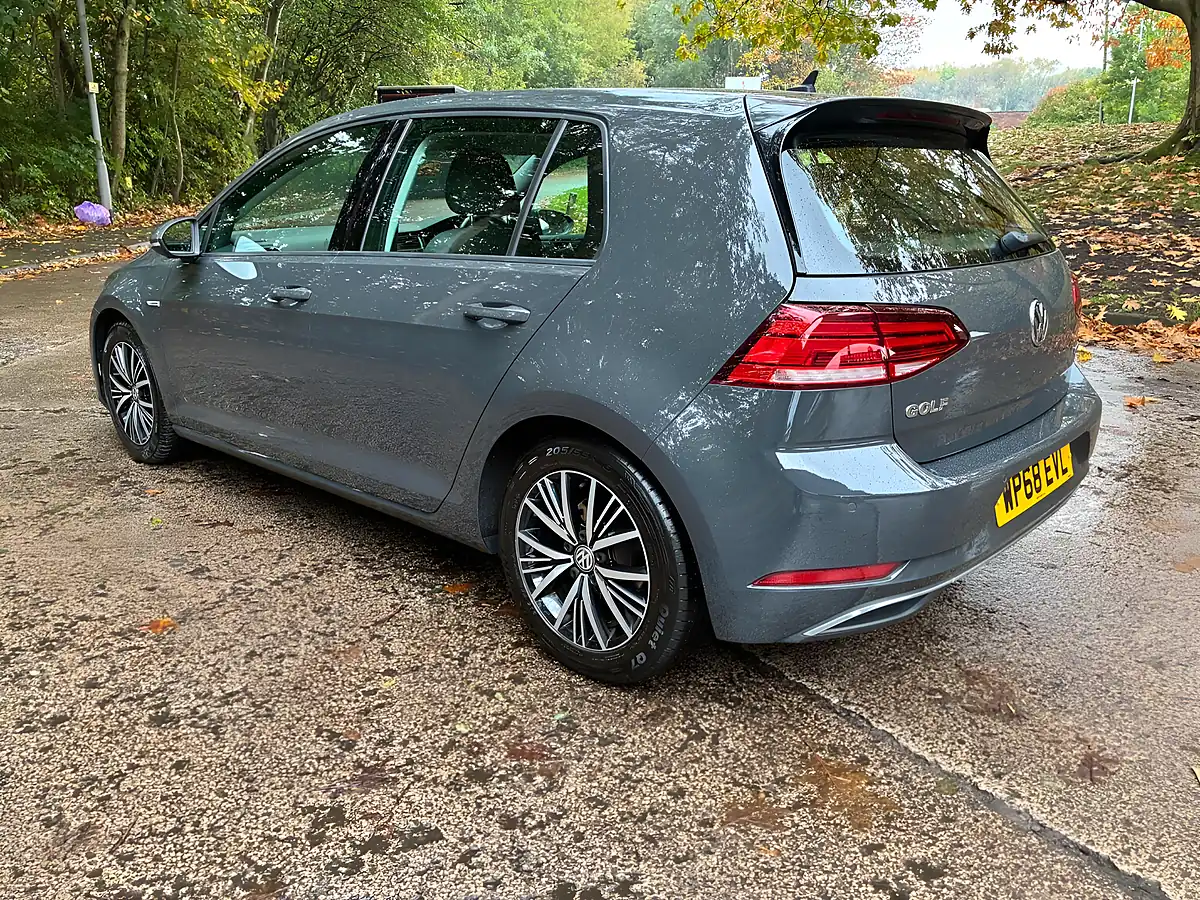 Used 2018 Volkswagen Golf Se Nav Grey - Interior and Exterior details 9