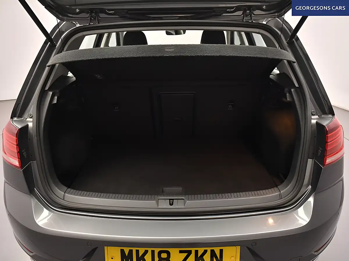 Used 2018 Volkswagen Golf Se Nav Grey - Interior and Exterior details 9