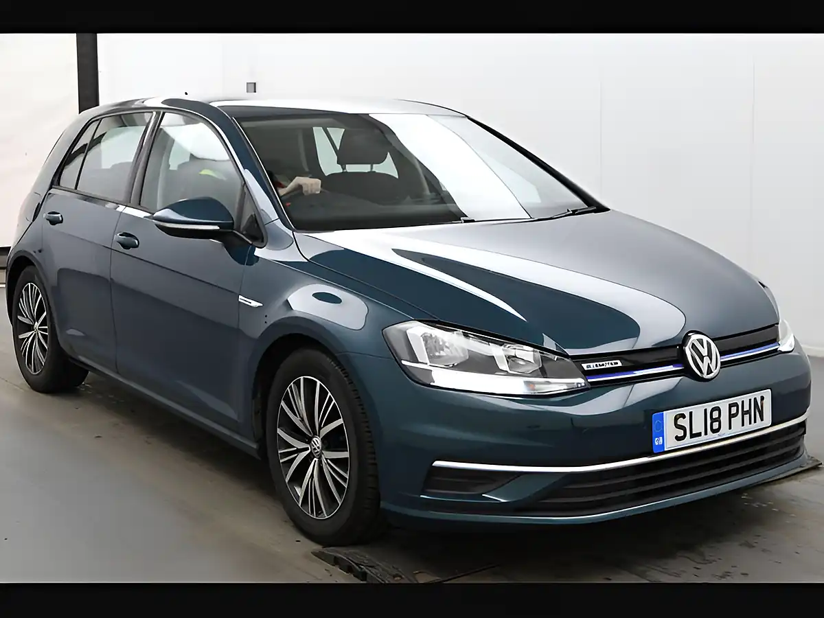 Used 2018 Volkswagen Golf Se Nav Peacock Green - Front View