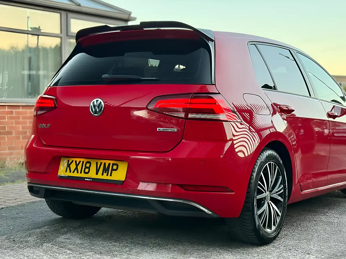 Used 2018 Volkswagen Golf Se Nav Red - Interior and Exterior details 10