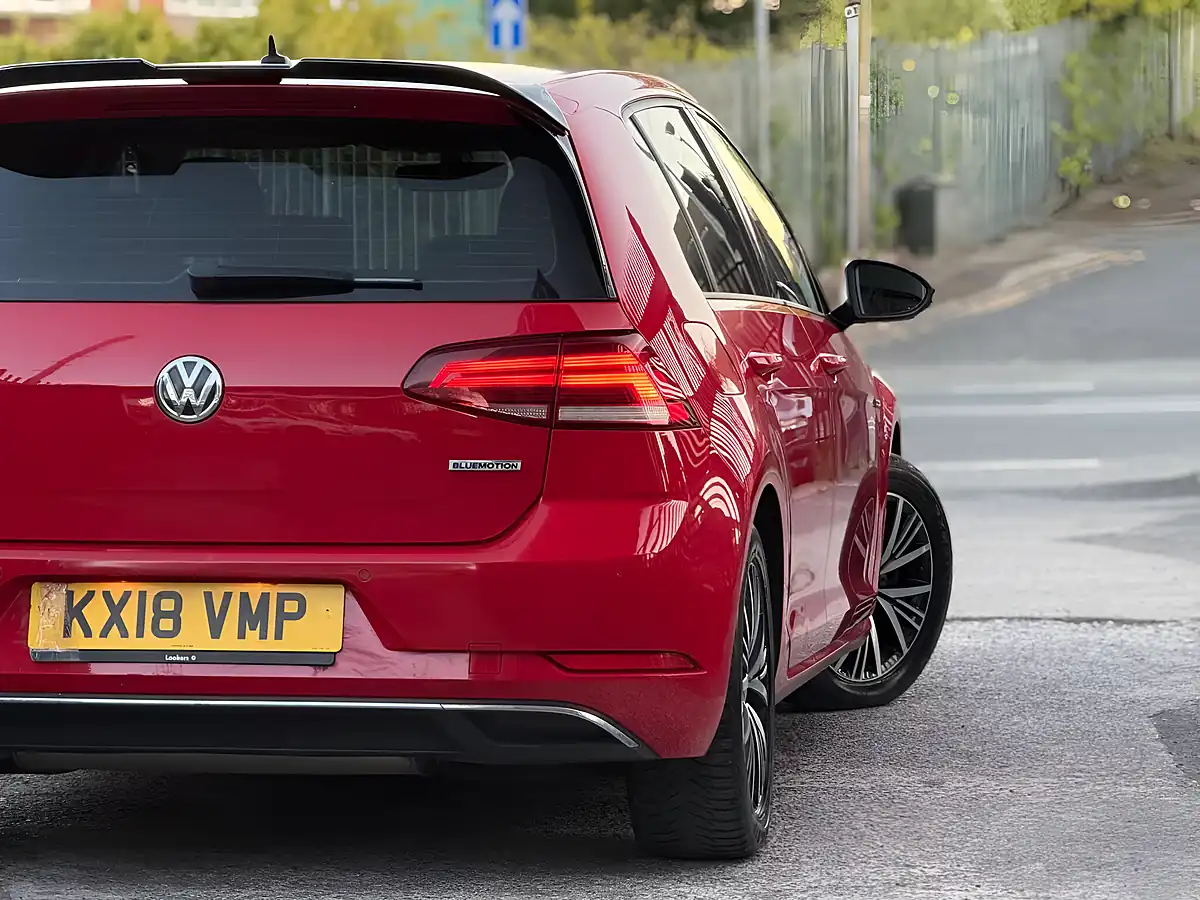 Used 2018 Volkswagen Golf Se Nav Red - Interior and Exterior details 11