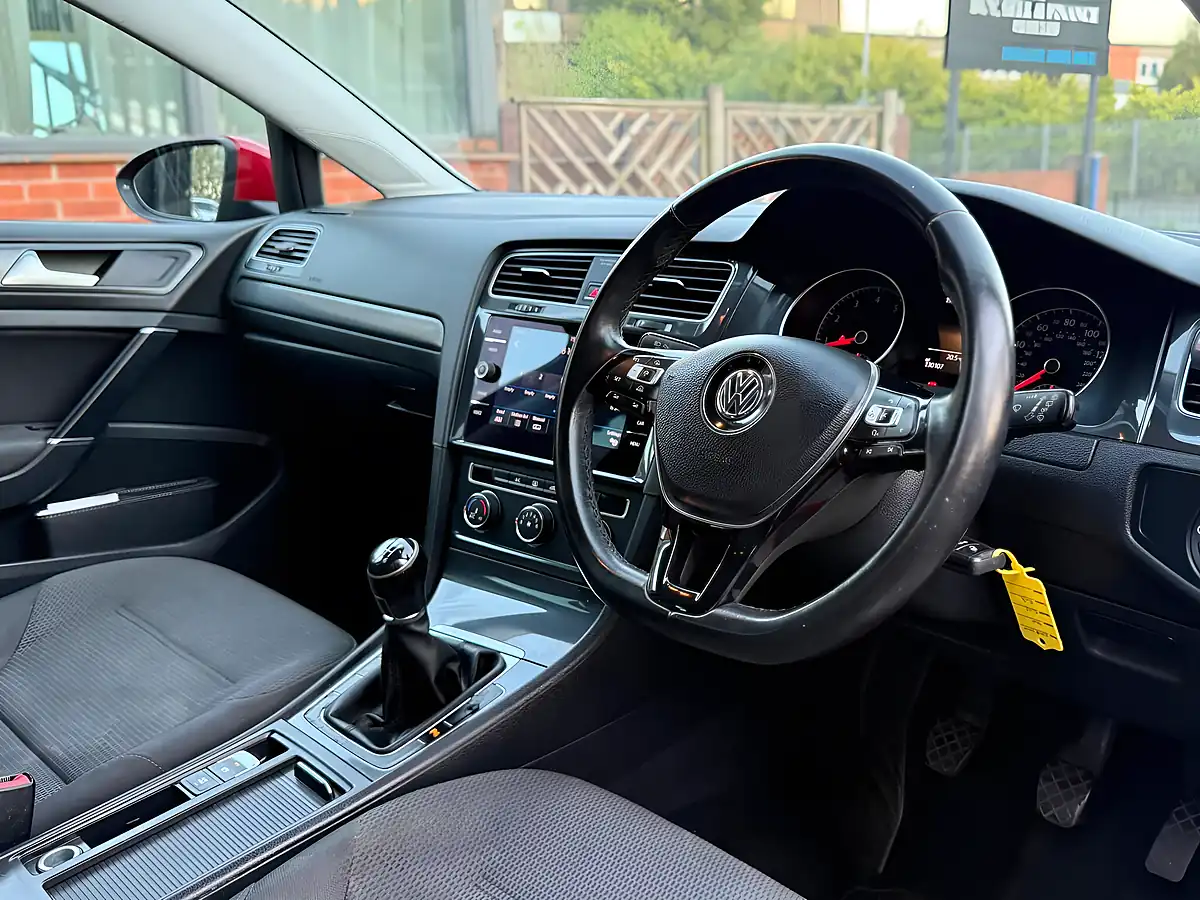 Used 2018 Volkswagen Golf Se Nav Red - Interior and Exterior details 14