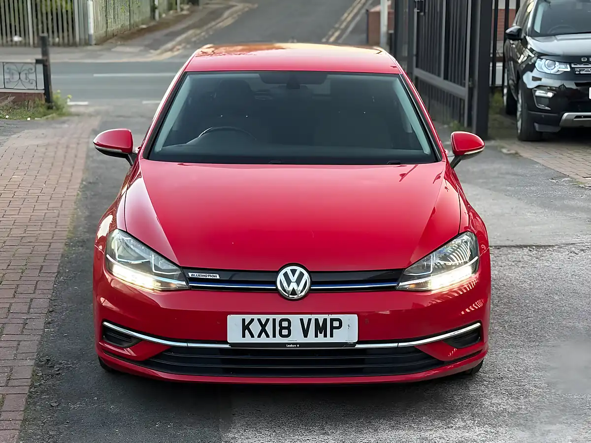 Used 2018 Volkswagen Golf Se Nav Red - Interior and Exterior details 3