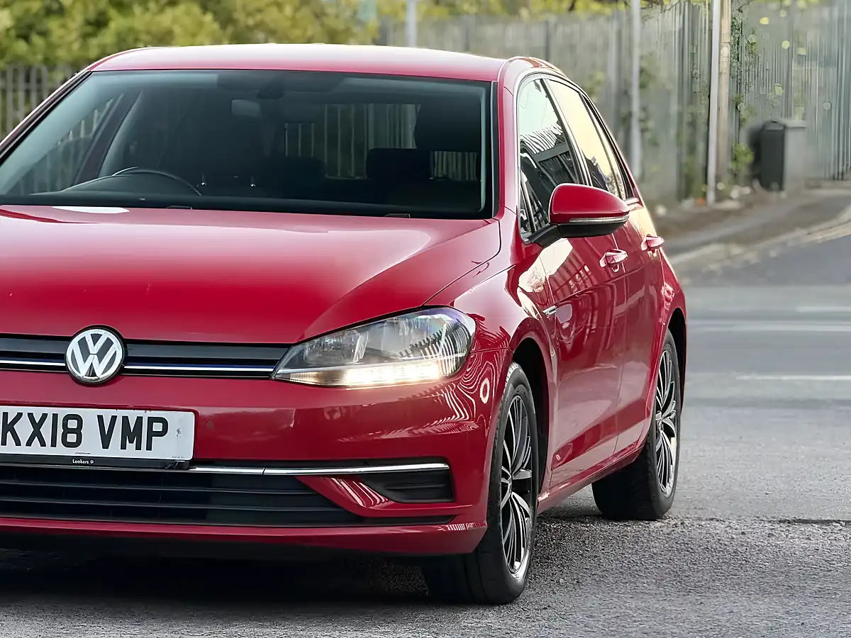 Used 2018 Volkswagen Golf Se Nav Red - Interior and Exterior details 4