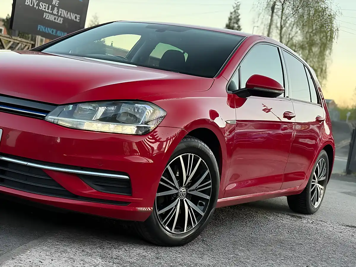 Used 2018 Volkswagen Golf Se Nav Red - Interior and Exterior details 6