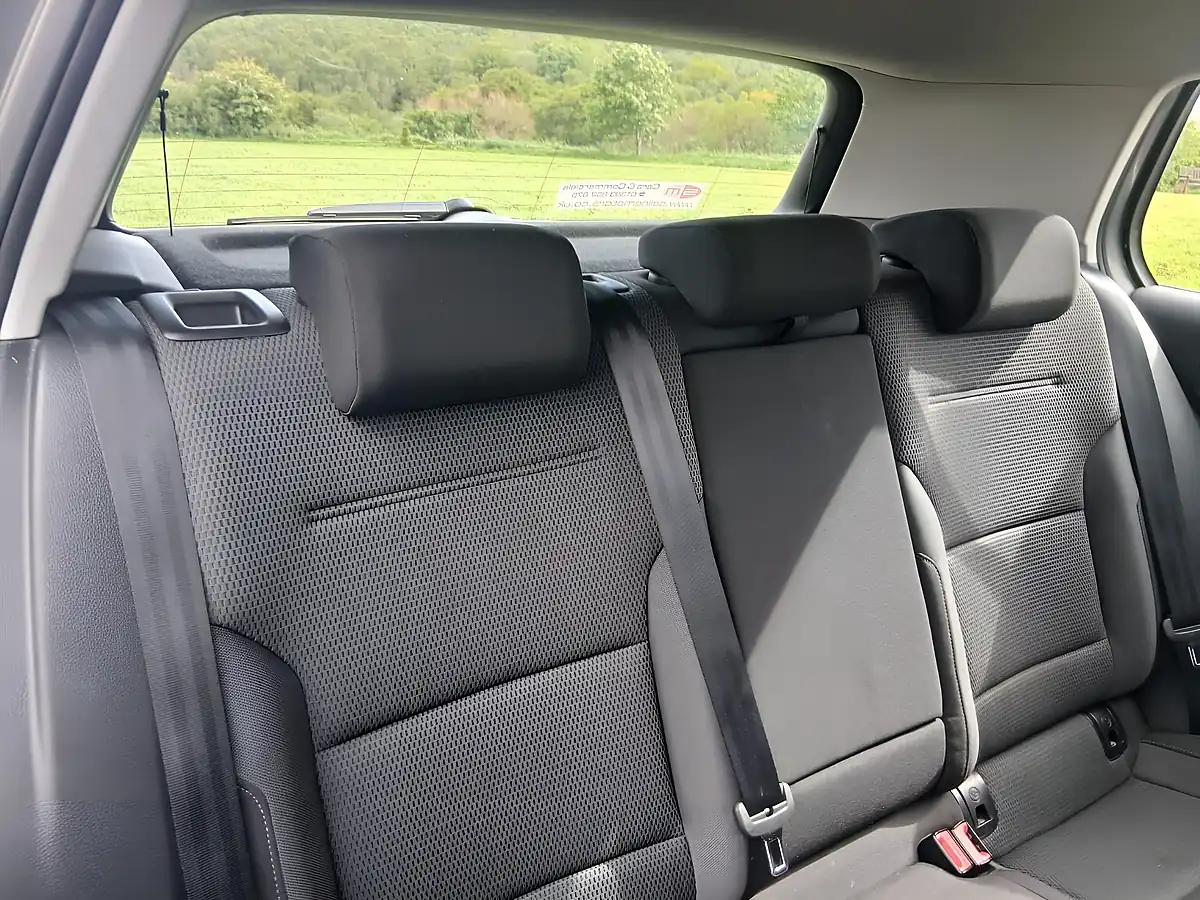 Used 2018 Volkswagen Golf Se Nav Silver - Interior and Exterior details 11