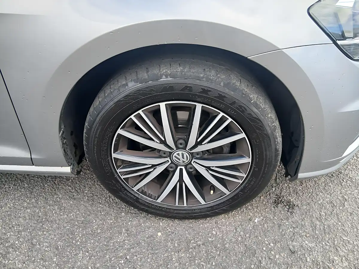 Used 2018 Volkswagen Golf Se Nav Silver - Interior and Exterior details 14