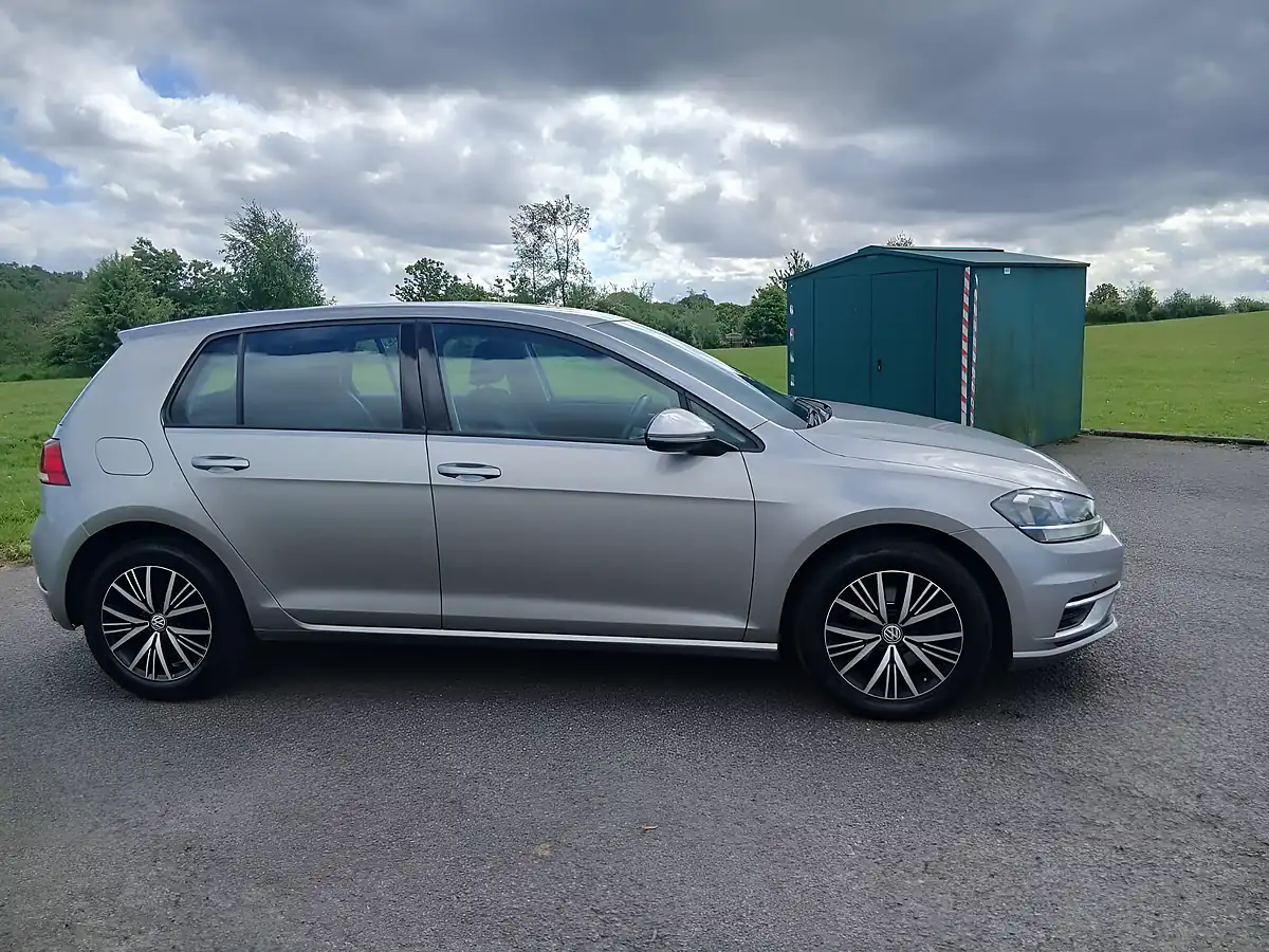 Used 2018 Volkswagen Golf Se Nav Silver - Interior and Exterior details 3